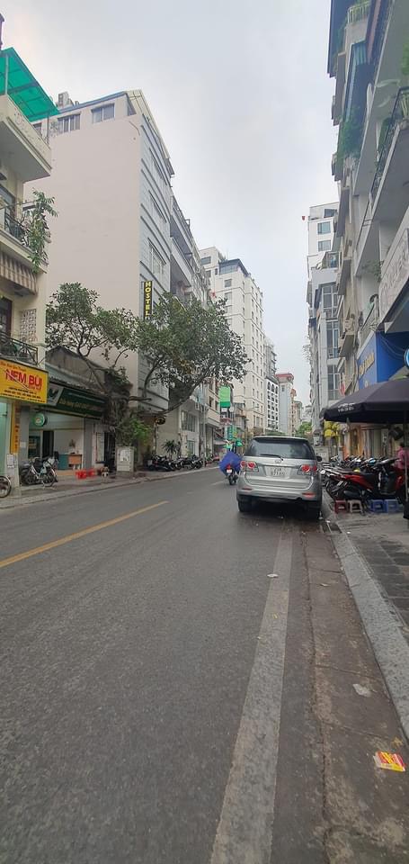 BÁN NHÀ MẶT PHỐ VÍP - NGUYỄN TRƯỜNG TỘ - BA ĐÌNH - VỈA HÈ RỘNG - KINH DOANH - KHÁCH SẠN