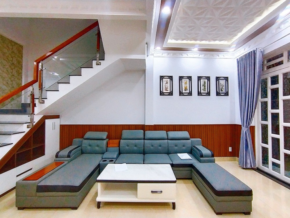 Bán căn Nhà Bè, Huỳnh Tấn Phát, Hẻm to nhà đẹp, Ô tô ngủ nhà, DT 51m2, Nhỉnh 5 tỷ.