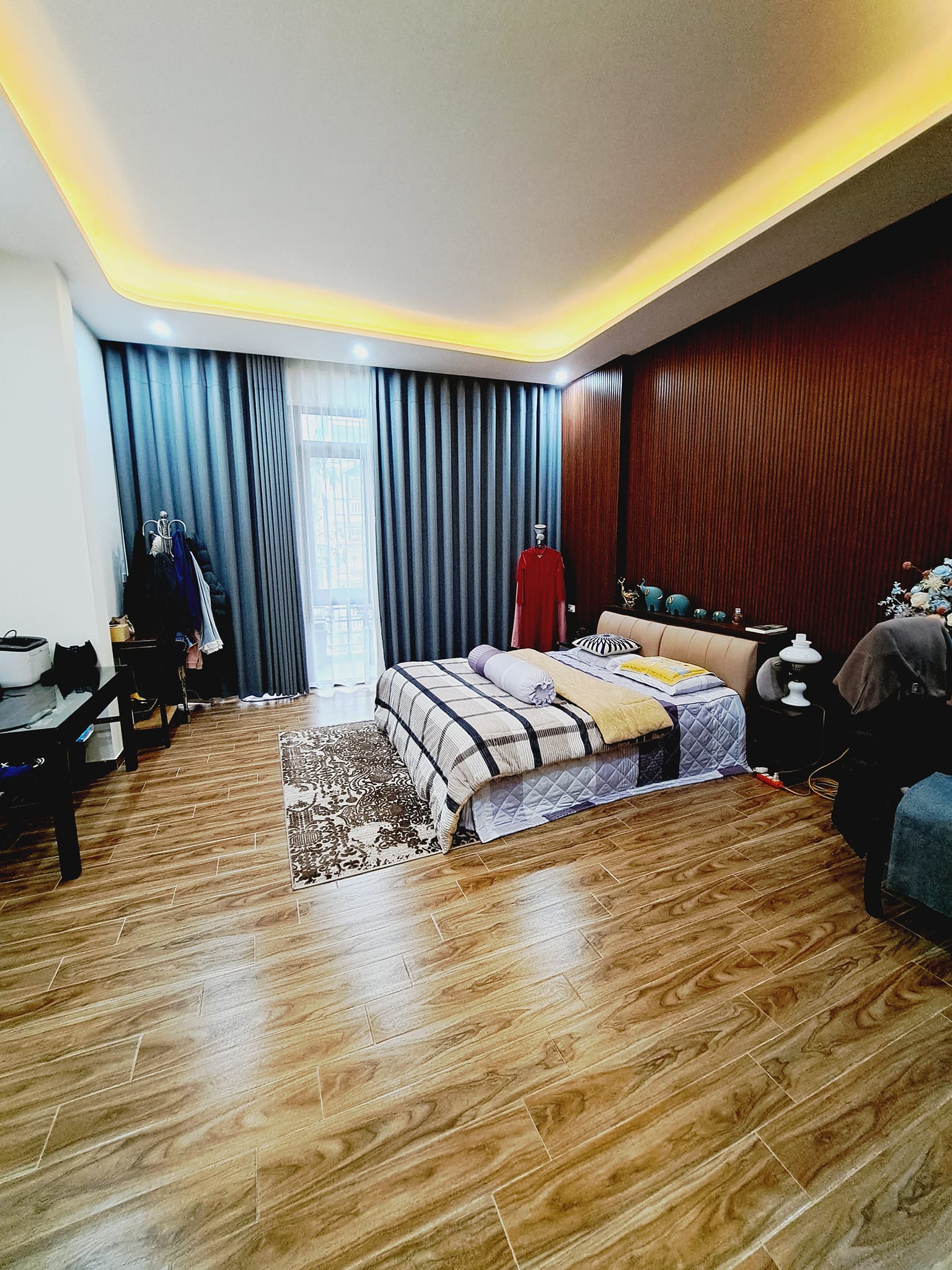 NHÀ ĐẸP LẠC LONG TÂY HỒ Ở NGAY - LÔ GÓC - GARA - 20M OTO TRÁNH - 3 PHÚT RA HỒ TÂY