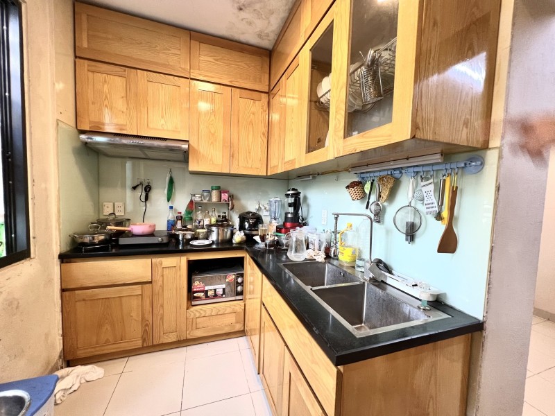 BÁN NHÀ TẬP THỂ PHƯƠNG MAI MẶT PHỐ 121M2 2 TẦNG - SỔ HOA HẬU, DÒNG TIỀN