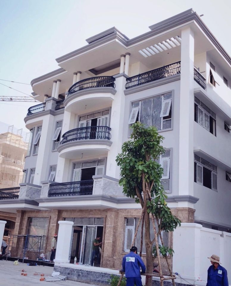 Bán biệt thự khu đô thị thành phố giao lưu - phạm văn đồng - 230m2 - mặt tiền 11m.