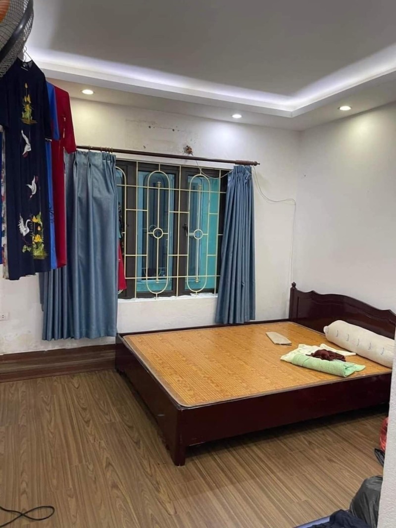 BÁN NHÀ PHỐ CÁT LINH 44M2 X 4 TẦNG, TIỆN ÍCH NGẬP TRÀN, NGÕ NÔNG, NHỈNH 5 TỶ