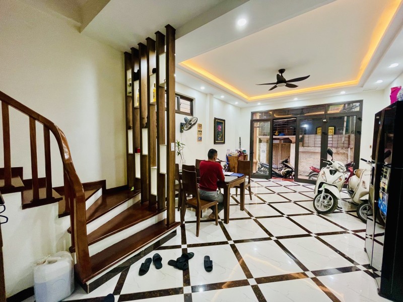 Bán nhà Xã Đàn, Đống Đa 58m2 x 4T, MT 4m, nhỉnh 4 tỷ, NGÕ THÔNG, Ổ TÔ