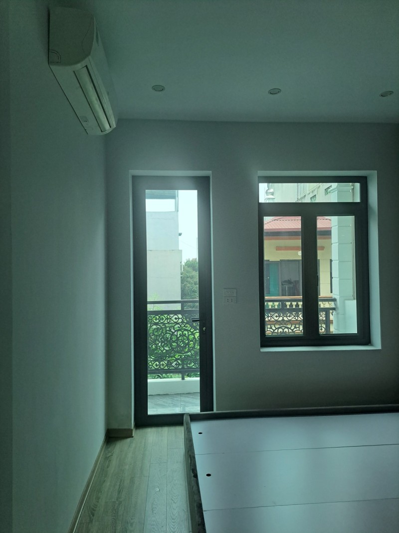 BÁN NHÀ ĐÊ LA THÀNH 38M2 X 4 TÀNG, NGÕ THÔNG TỨ TUNG, 2 THOÁNG, 4.5 TỶ