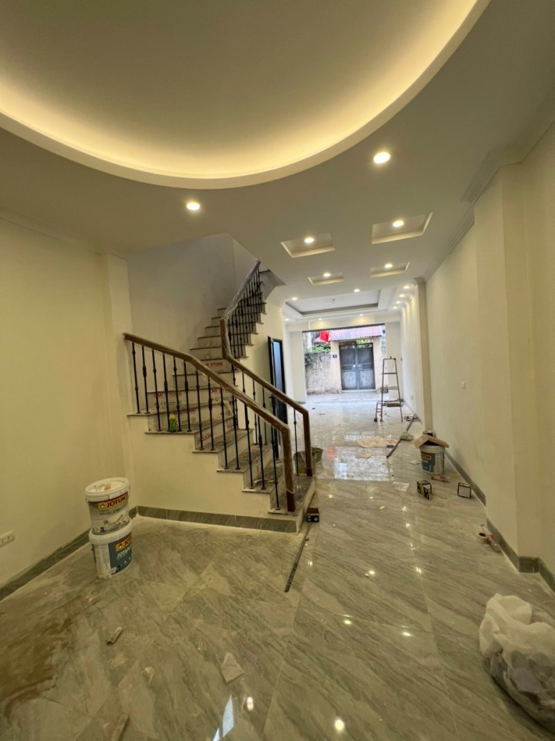 Bán nhà Phương Mai 50m2 x 4T, MT 4m, ngõ thông tứ phía, rộng, nhà xây kiên cố, 5.5t