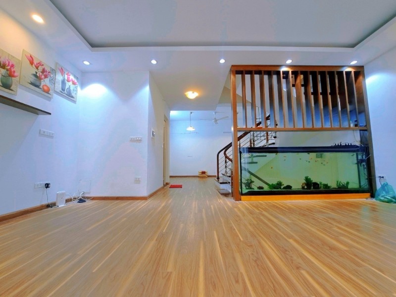 Bán nhà Đê La Thành 25m2 x 4T, 2.8 tỷ, ngõ thông, 2 thoáng