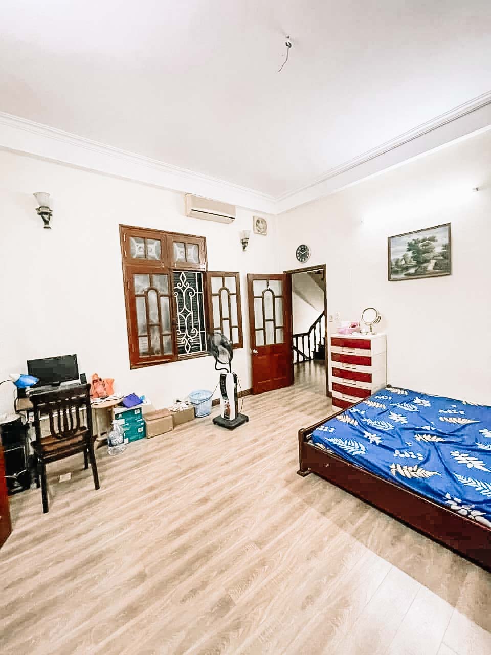 Nhà Bán Hoàng Cầu 75m2 SĐCC Ô tô tránh biệt thự cũ MT 7m gần công viên 23.5 tỷ