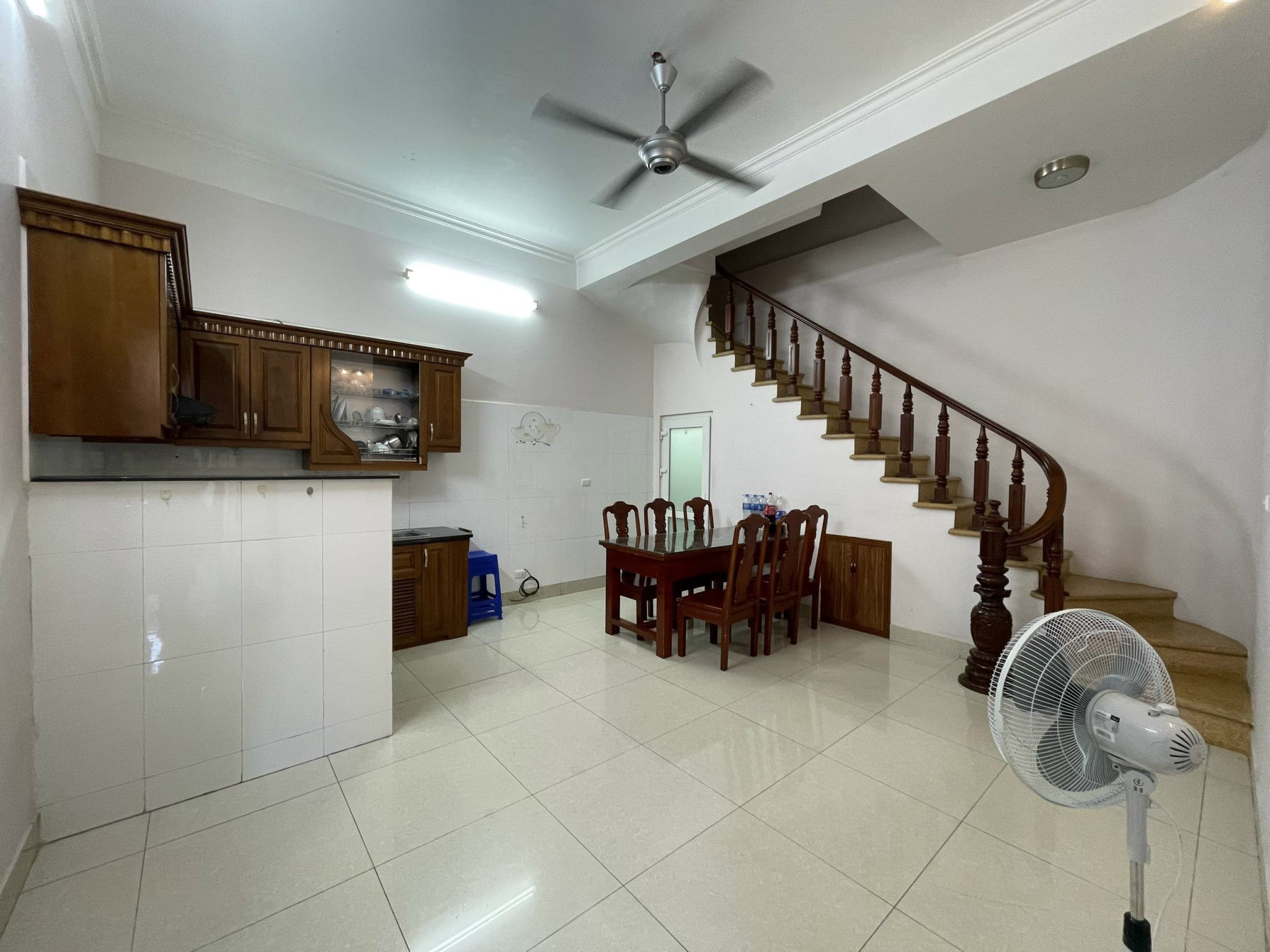 Bán nhà phố Trương Hán Siêu, Nguyễn Du, quận Hoàn Kiếm 40m 5 tầng 4.9 tỷ hồ cạnh trường Quang Trung