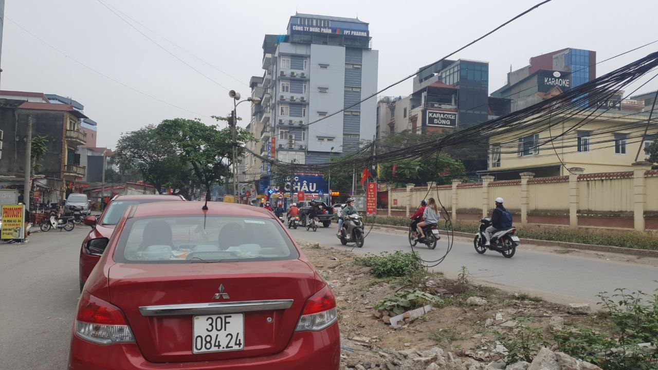 Chỉ 12 tỷ sở hữu nhà mặt phố Đồng Me, kinh doanh khủng, 56m x5T vỉa hè, ô tô đỗ