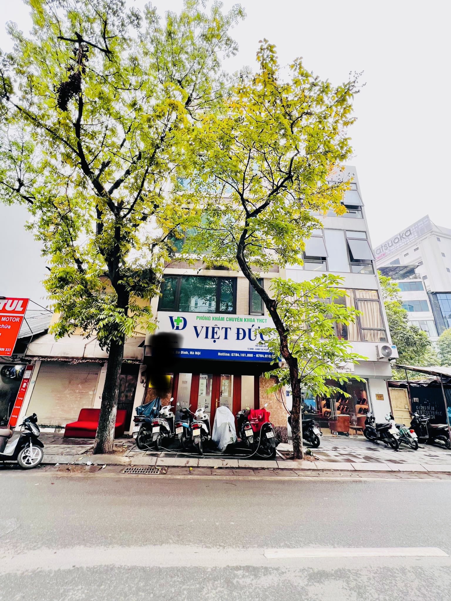 Bán nhà 2 mặt phố Trần Phú - Sơn Tây, Ba Đình, Hà Nội. Diện tích 51m2 x 5 tầng, mặt tiền 5.2m. Vỉa hè, KD đa dạng. Sổ đỏ pháp lý sạch. Giá 32.9 tỷ.