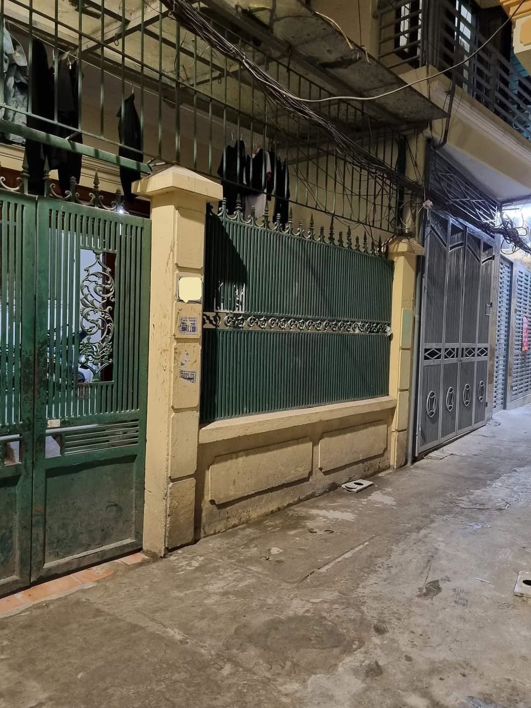 Cần bán gấp nhà phố Dịch Vọng 82m2, 4T, 7P khép kín cho thuê, mt rộng,đầu tư tốt 8.4 tỷ