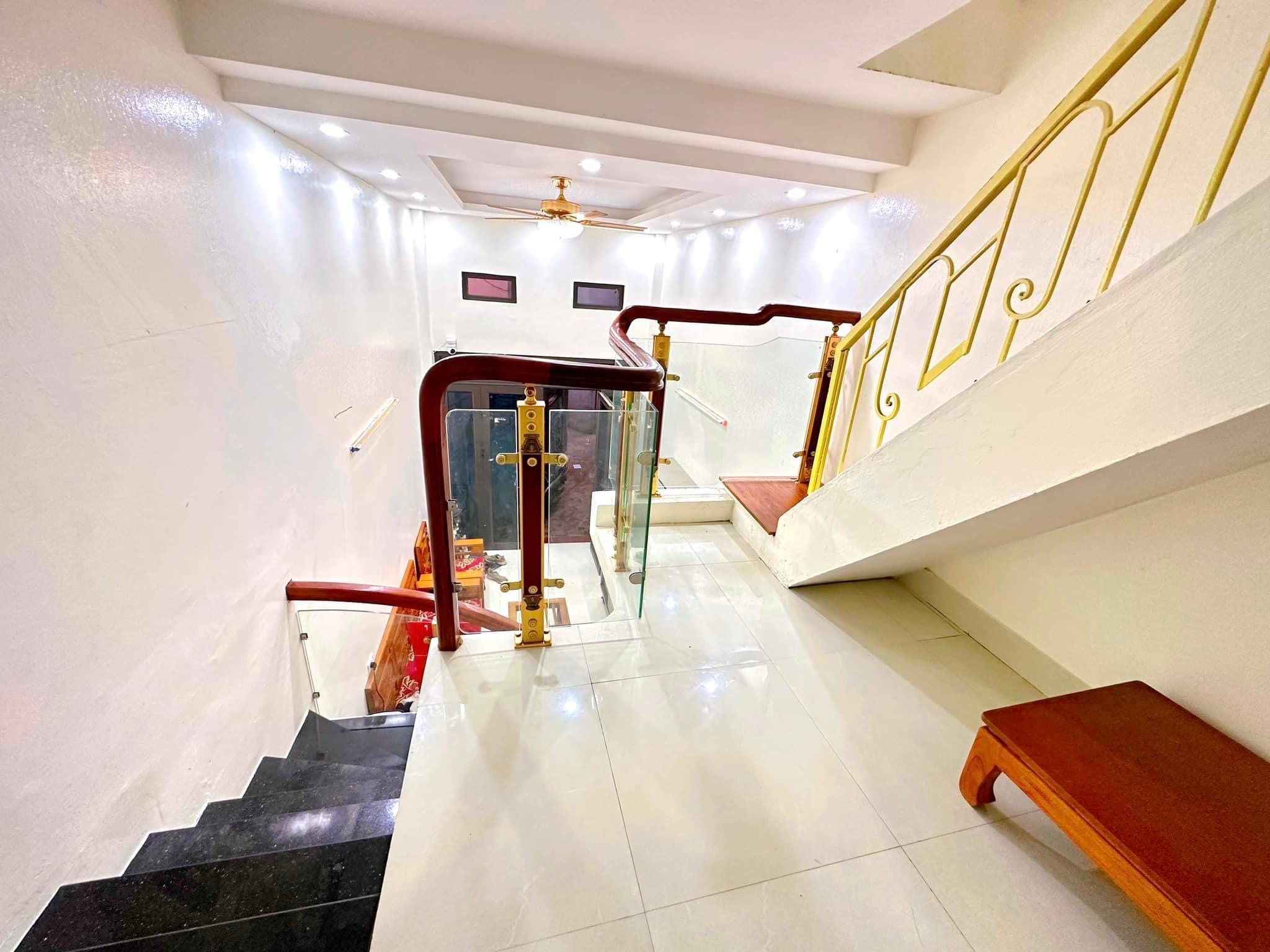 TRUNG TÂM BA ĐÌNH - 2 TỶ CÓ SỔ RIÊNG - 3 TẦNG MỚI - GẦN Ô TÔ - Ở LUÔN