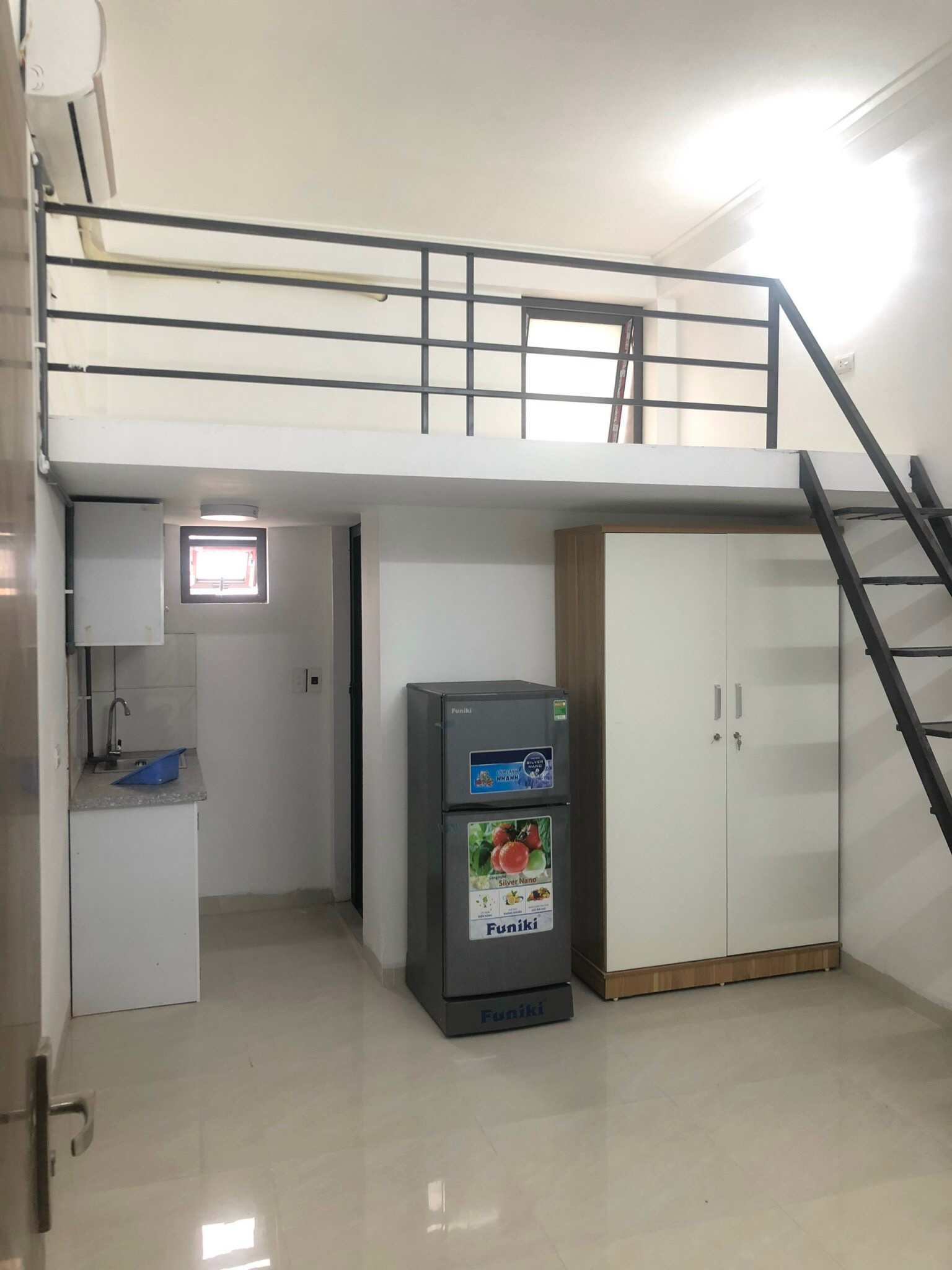 Bán căn hộ dòng tiền 8 tầng thang máy, 13P khép kín tại Yên Xá, Tân Triều