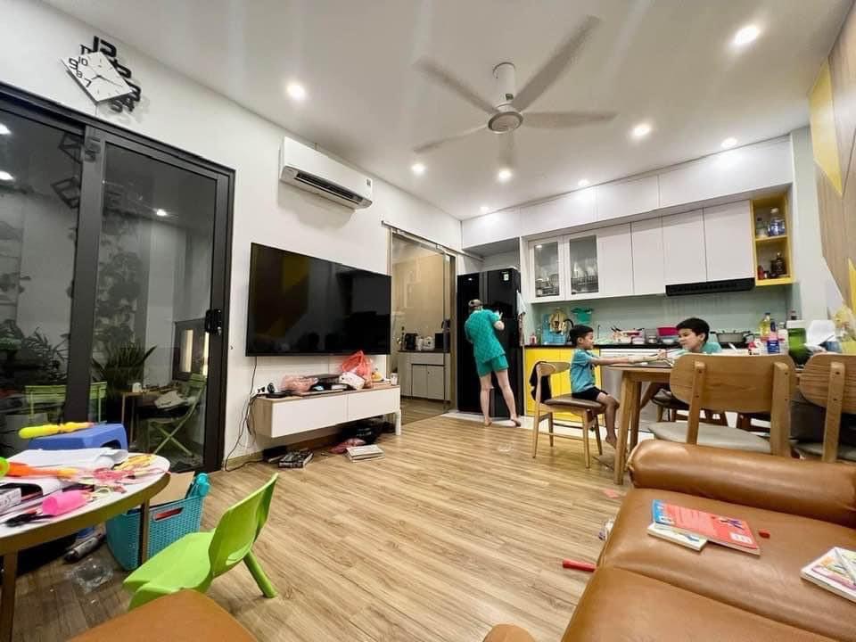 Bán nhà ngõ 20 Hào Nam - Lô góc - 4 chỗ đỗ cửa - 40m ra phố