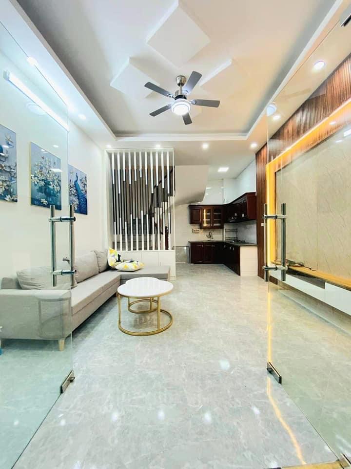 BÁN NHÀ ĐƯỜNG HOÀNG MAI - 32M 5 TẦNG MT 4.3M - HƠN 3 TỶ NHÀ ĐẸP LONG LANH 3 NGỦ FULL NỘI THẤT 50M RA MẶT PHỐ