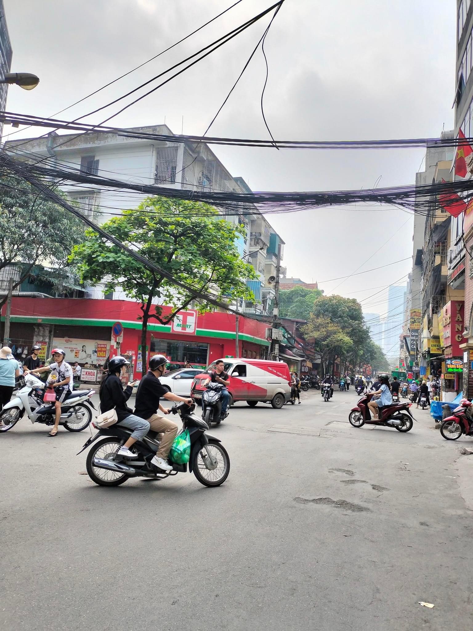 MẶT PHỐ MỸ ĐÌNH 135m2, 5 tầng, mặt tiền 6,6m, Giá 35 tỷ, LÔ GÓC, KINH DOANH, VỊ TRÍ CỰC ĐẸP.