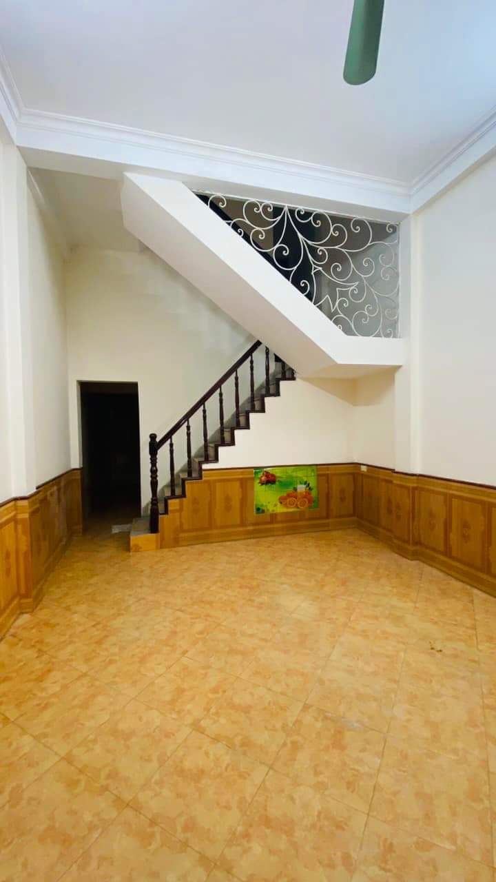 BÁN NHÀ NGUYỄN ĐÌNH HOÀN, CẦU GIẤY, DT 44M, 5.8 TỶ.