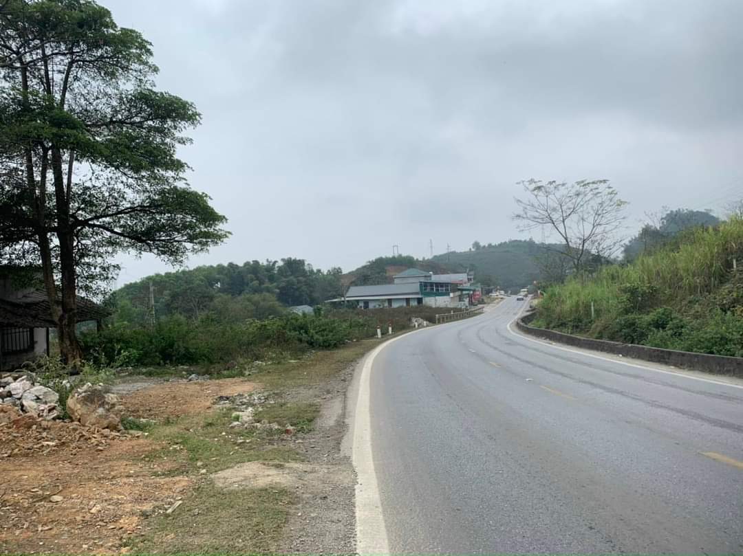 .BÁN MẢNH ĐẤT TẠI TÂN LẠC, HOÀ BÌNH. SIÊU TIỀM NĂNG, SIÊU VÍP, SIÊU HẠT RẺ, THÍCH HỢP XÂY NHÀ Ở, KINH DOANH, VĂN PHÒNG