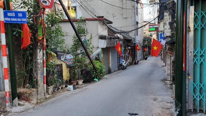 BÁN NHÀ MẶT NGÕ 55 HOÀNG HOA THÁM . OTO ĐỖ CỬA VÀI BƯỚC RA ĐƯỜNG HHT