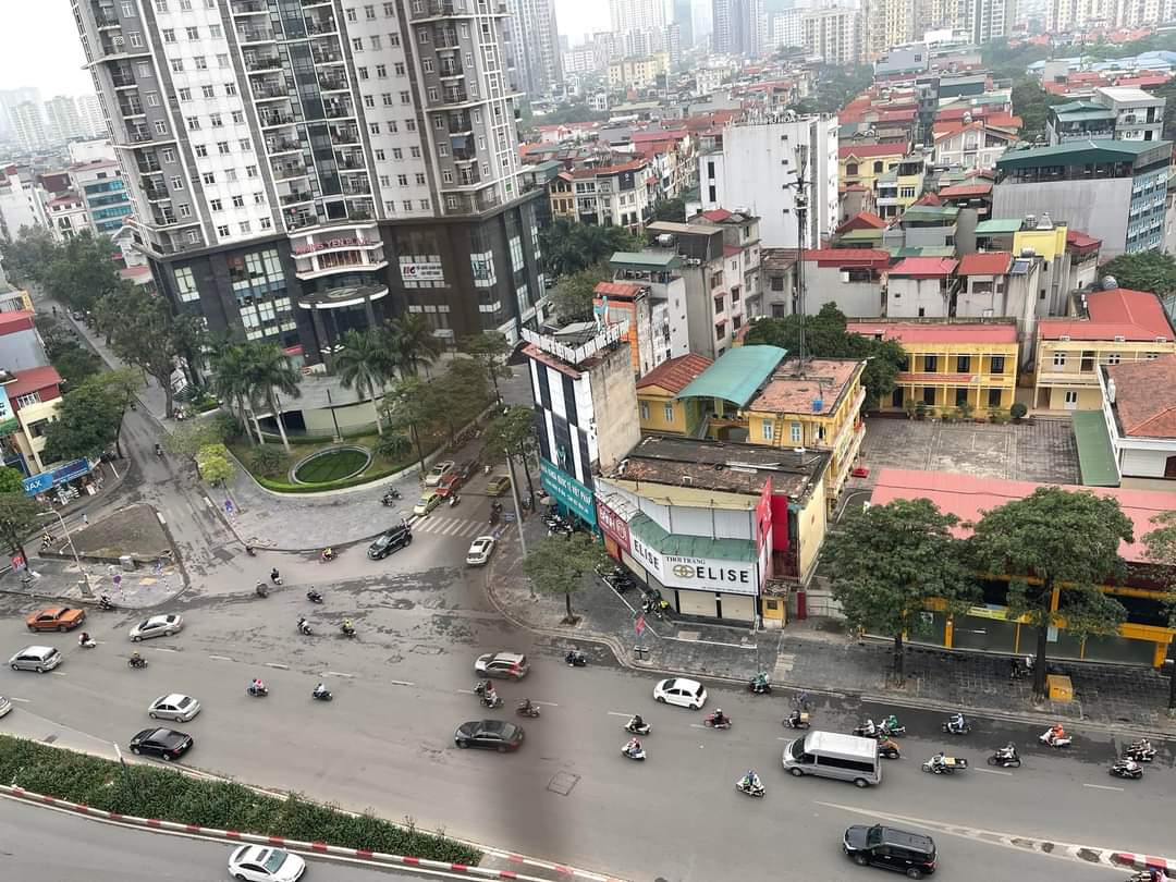 Bán căn hộ tầng trung tòa nhà Eurowindow Multi complrx - Trần Duy Hưng, Cầu Giấy. Dt 110m , 2 ngủ, giá 4.8 tỷ.