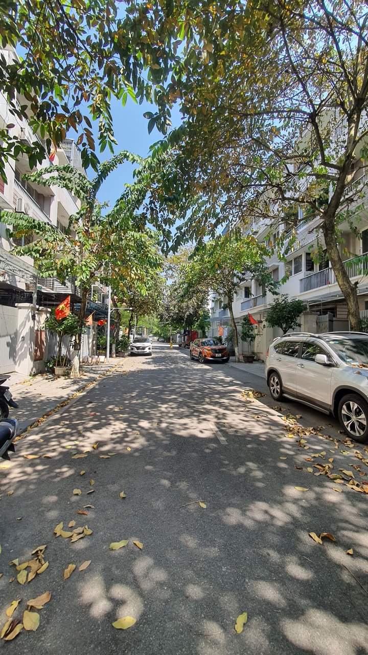 KINH DOANH - Ô TÔ 95m x 8T DT 2 tỷ/ năm, 26.4 tỷ nhà Hoàng Cầu Đống Đa