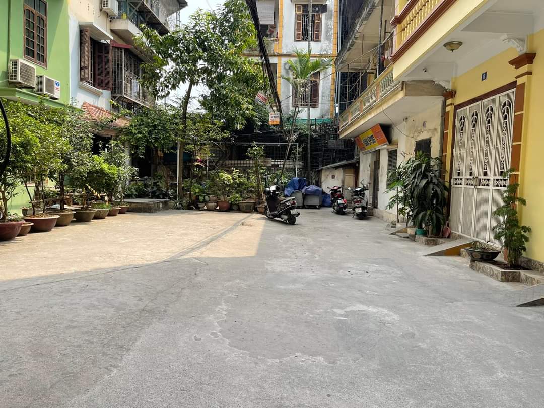 Sát ngay Học Viện Ngân Hàng, Oto, kinh doanh, 60m2 đất, mặt tiền 9m, giá siêu rẻ