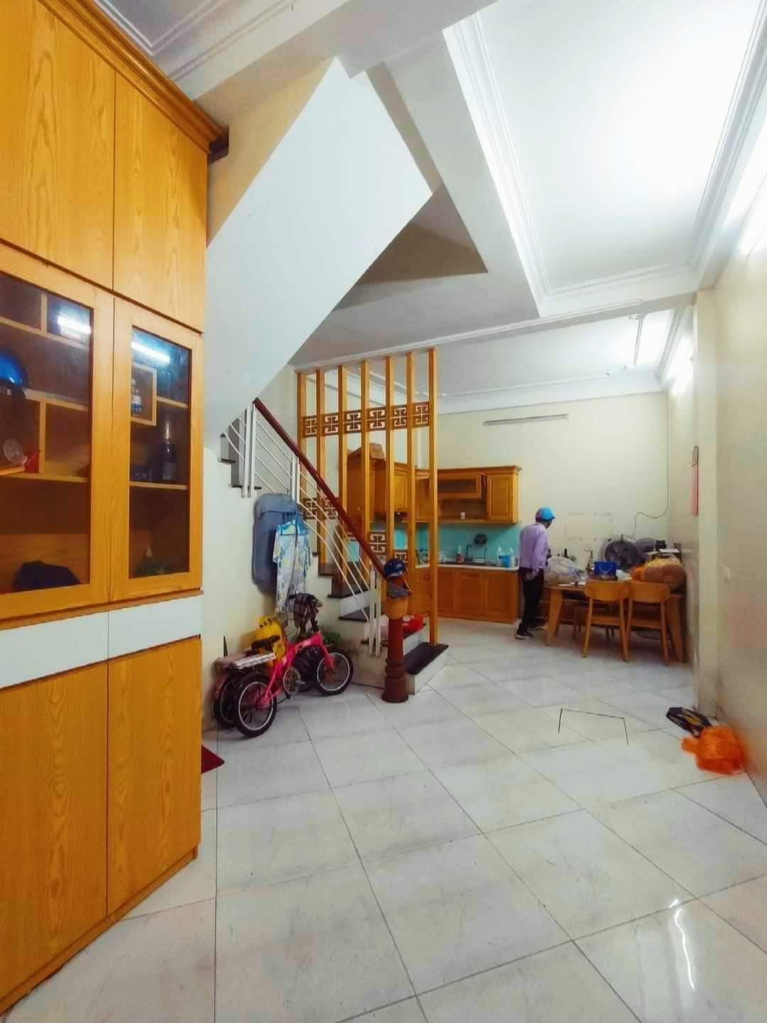 NHÀ MỚI Ở LUÔN - 2 MẶT THOÁNG - 20M Ô TÔ TRÁNH DỪNG ĐỖ NGÀY ĐÊM