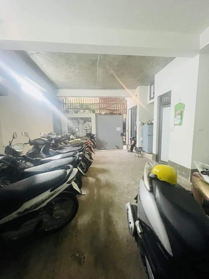 CCMN Trung Kính 51m x 7T thang máy, 10P, DT 60tr/ tháng, SĐCC, 8.9 tỷ