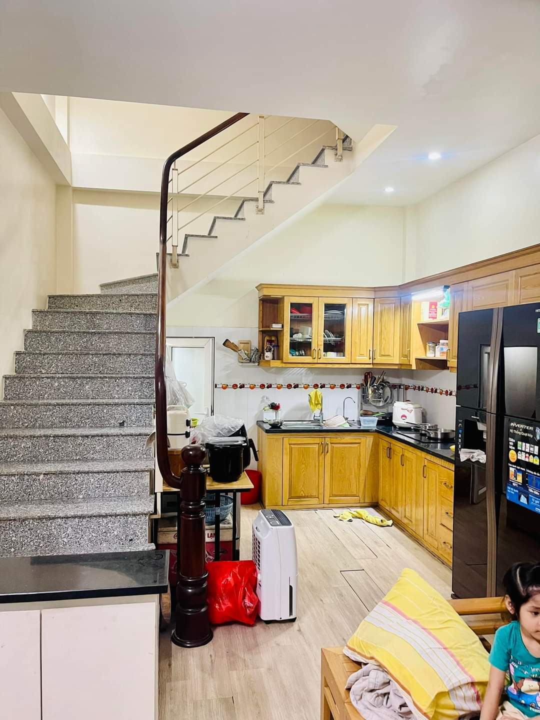 NHÀ ĐẸP - GẦN MẶT PHỐ - CÁCH Ô TÔ TRÁNH 15M - ĐẦY ĐỦ TIỆN ÍCH