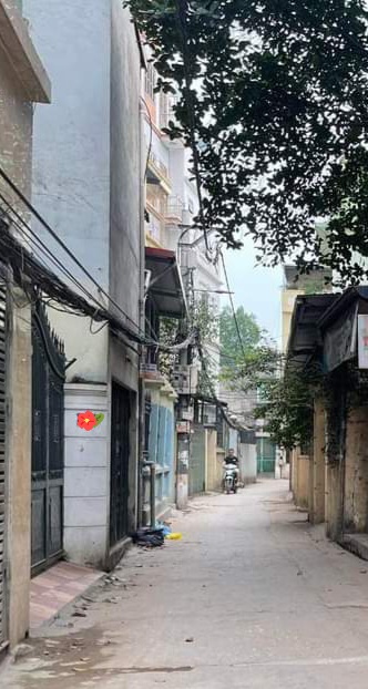 NHÀ BÁN TRẦN BÌNH. NHIỀU TIỆN ÍCH. DT 35M. 5TẦNG. HƠN 3 TỶ. ĐANG CẦN BÁN.