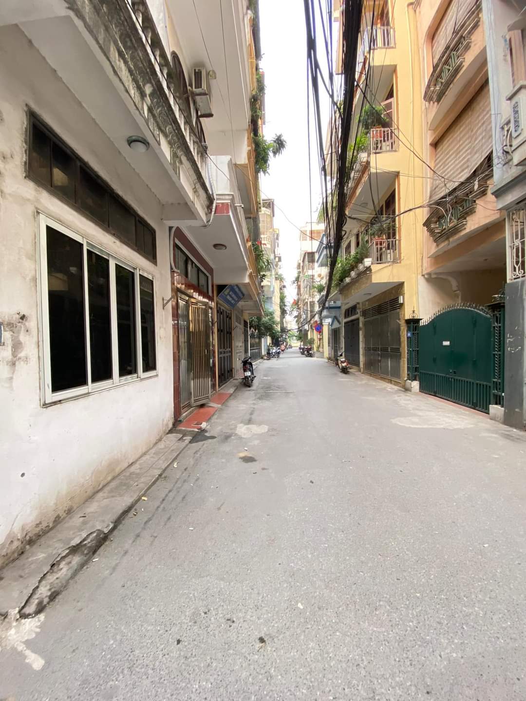 Bán nhà phố Lê Trọng Tấn, Thanh Xuân diện tích 42m2, 3T, LÔ GÓC, Ô TÔ TRÁNH. LH 0912929280