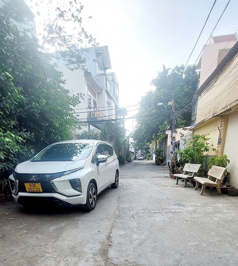 CHÍNH CHỦ BÁN NHÀ HẺM XE HƠI CÔNG HÒA, NHÀ 3 TẦNG ĐÚC MỚI 60 M2 GIÁ CHỈ 4.5 TỶ