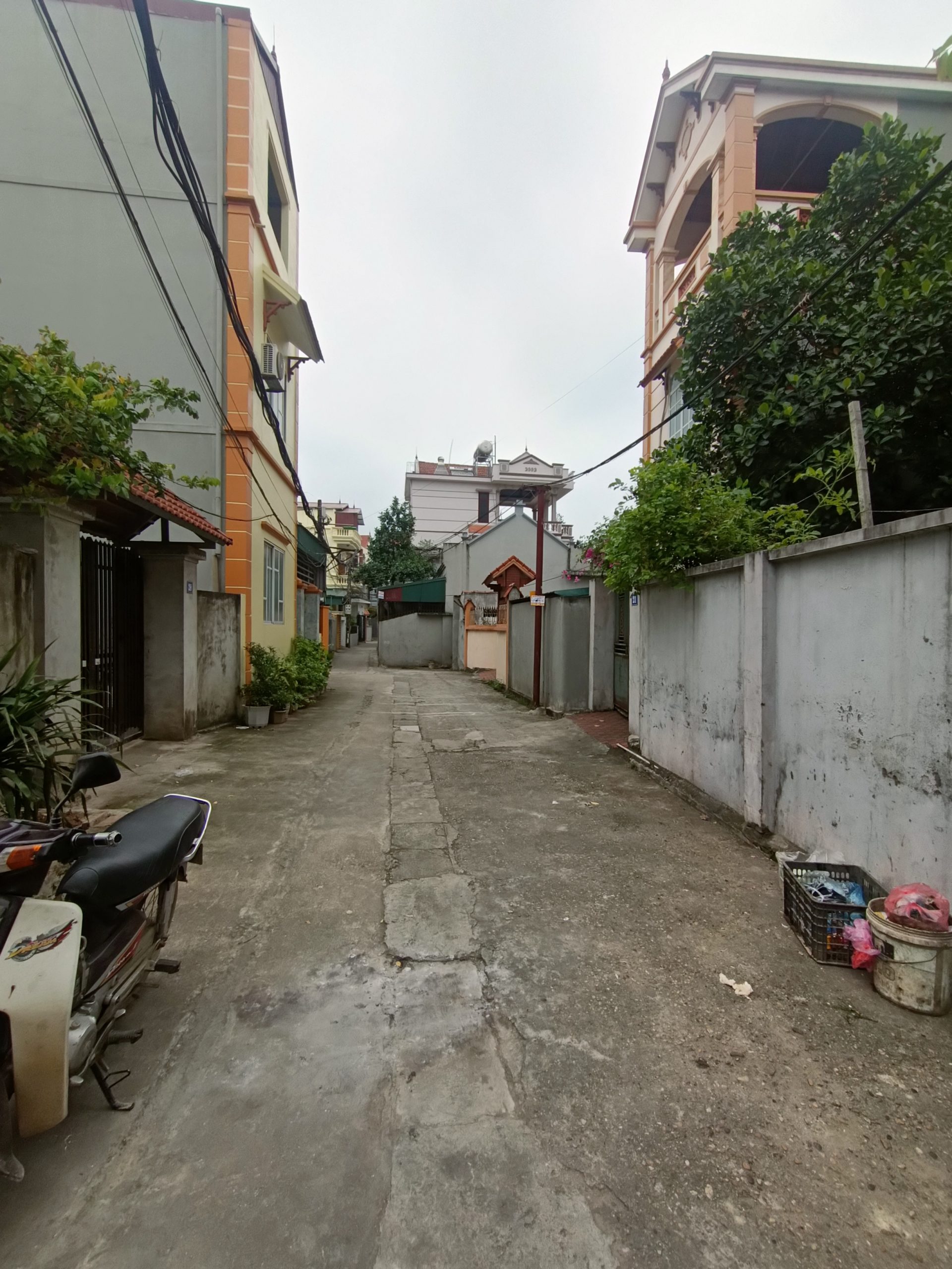 Bán đất chính chủ Hoài Đức ngõ thông ô tô tránh có thể kinh doanh. Chỉ 25tr/m2 không thể tìm được mảnh thứ 2 không lỗi phong thủy.