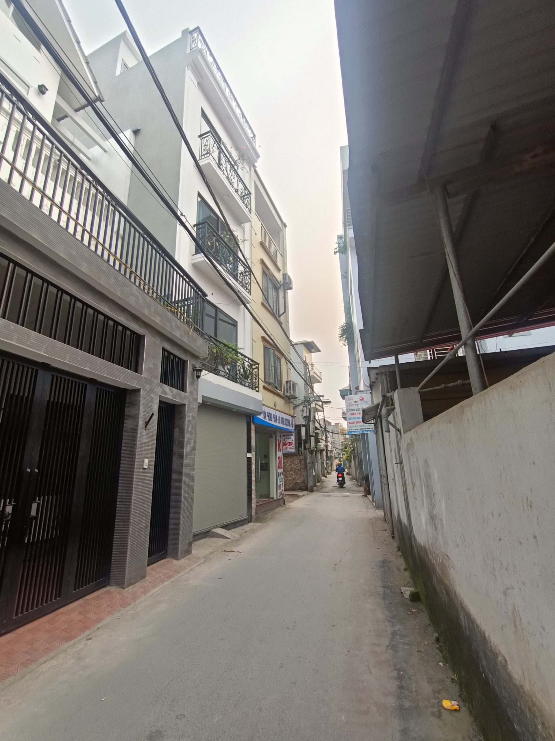 Bán nhà dân ây đơn lập Nam Từ Liêm, gần chợ Phương Canh, gần 40m2 ô tô vào nhà, thiết kế 5 tầng thông sàn cầu thang cuối nhà.