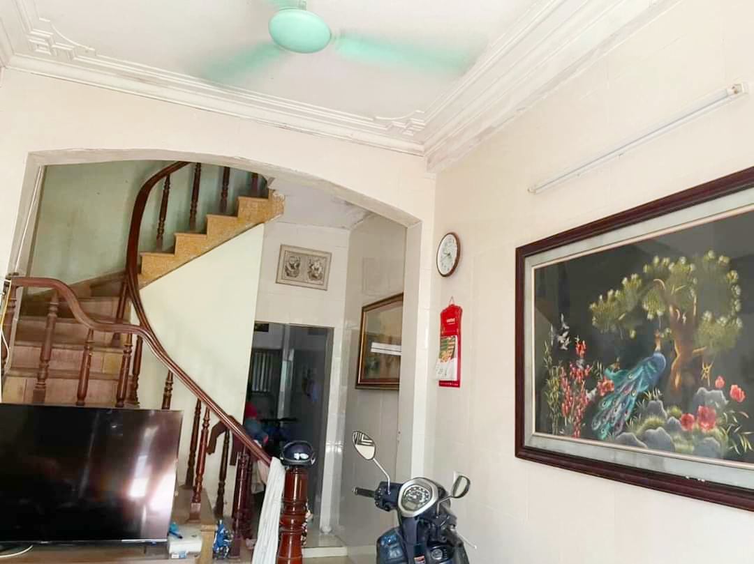 Cực Hiếm Sài Đồng,Long Biên. 30m2 , MT3.2m .Oto tránh kd ngày đêm. Giá shock 3,5tỷ