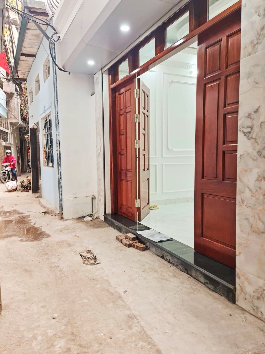 NHỈNH 6 TỶ TÝ TẸO - 5 TẦNG THANG MÁY - KHU VƯCH XÃ ĐÀN, ĐỐNG ĐA - MỚI KÍNH KOONG.