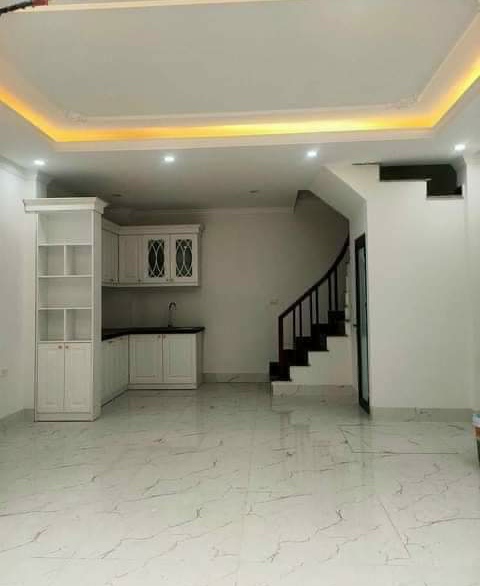 Siêu hiếm Nguyễn Văn Cừ,LB. 34m2 , 6 tầng, MT 5.5m .Oto,full nội thất . 4,5M