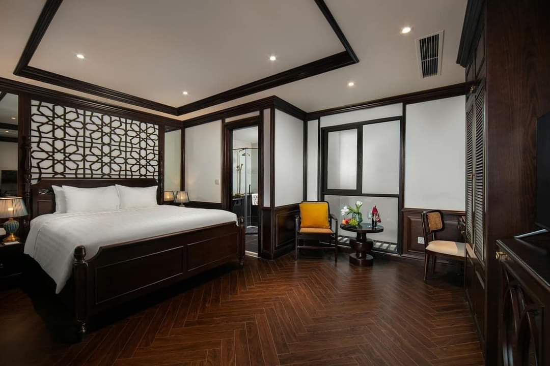 Khách Sạn Lương Ngọc Quyến, 75m2, 7 tầng, thang máy, chỉ 40 tỷ, Phố cổ, luôn full phòng