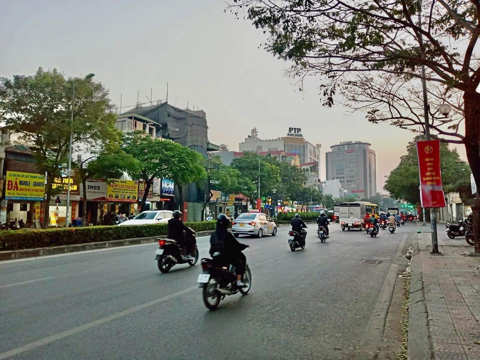 Chính chủ nhờ bán 55m² đất phố Chu Huy Mân, Long Biên, Hà Nội, giá hơn 3 tỷ.