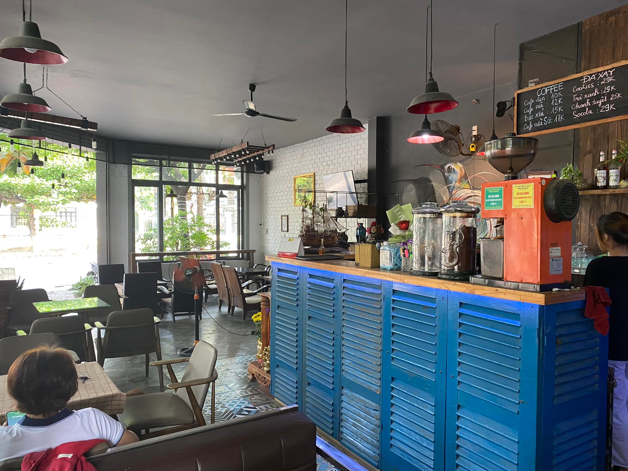 Bán nhà phố Ngọc Lâm, DT100m, MT7m, kinh doanh, cho thuê, xây tòa VP. Giá 22 tỷ.