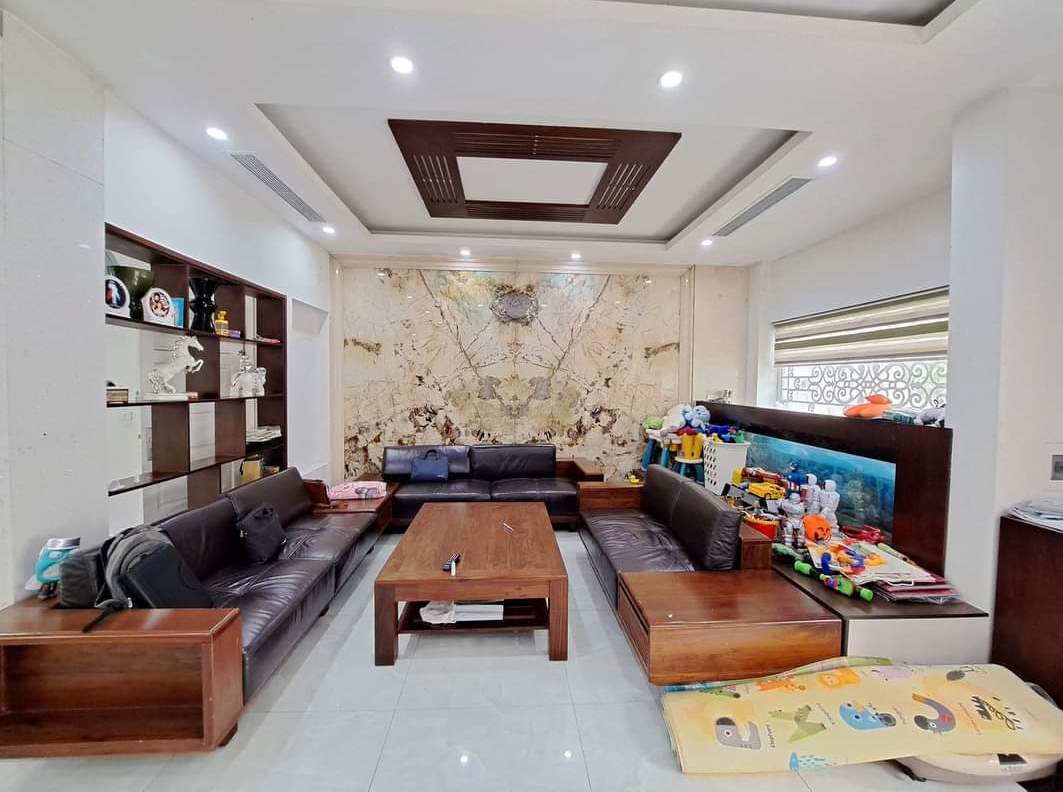 Chị Hiền bán gấp liền kề KĐT Văn Khê gần trường Quốc tế Nhật 83m2 chỉ 9.58 tỷ.