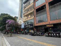 Bán nhà mặt Phố Khúc Thừa Dụ dt 331m2 căn góc lh