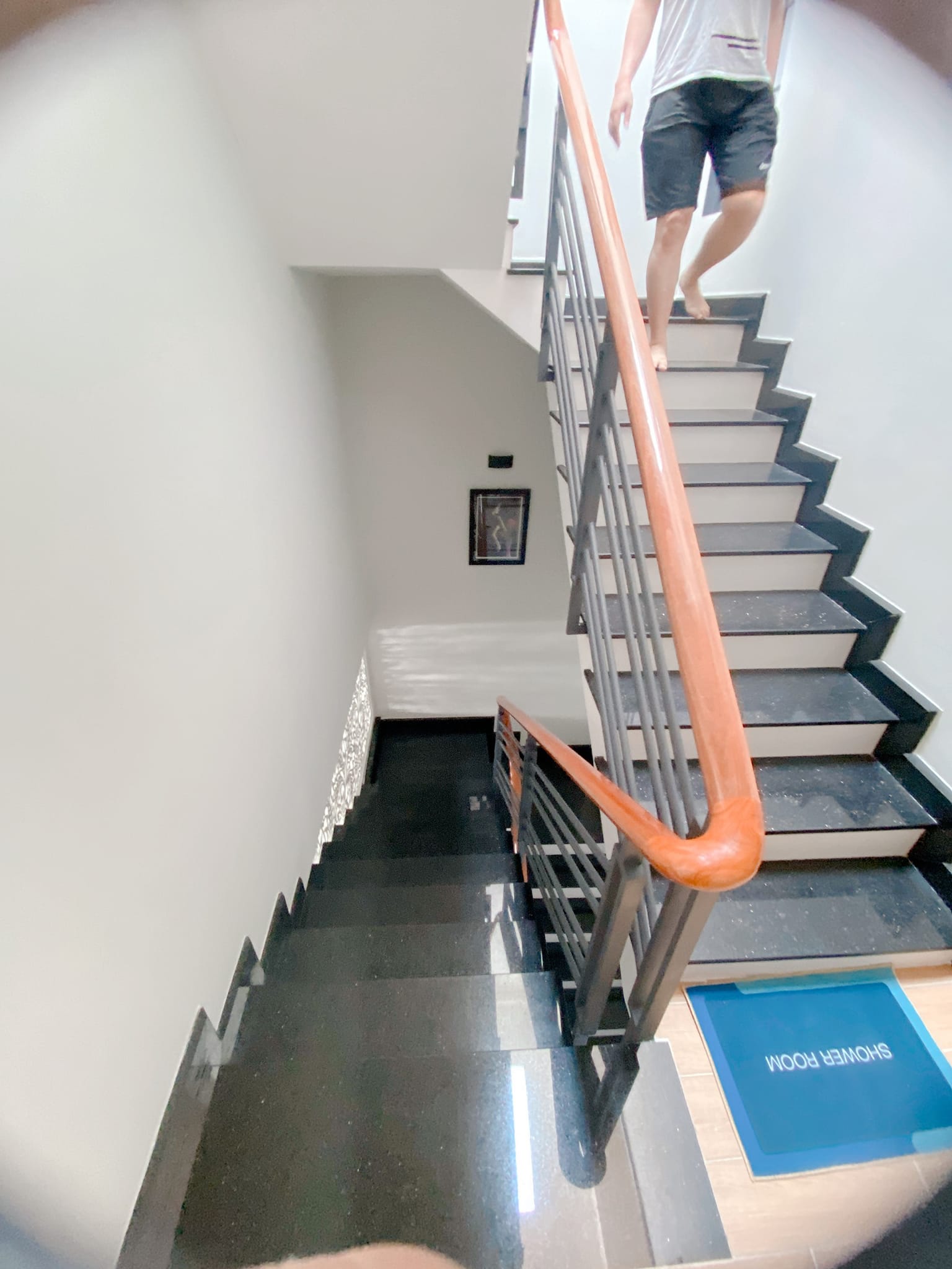 Chủ bán nhà đẹp HXH- TT Q7- DTSD 220m2-9XXX-vào ở ngay