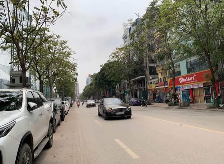 Hồ Tùng Mậu Ô TÔ VÀO NHÀ, 1 NHÀ RA PHỐ, gần Trường ĐH Thương Mại, Sân Khấu Điện Ảnh.
