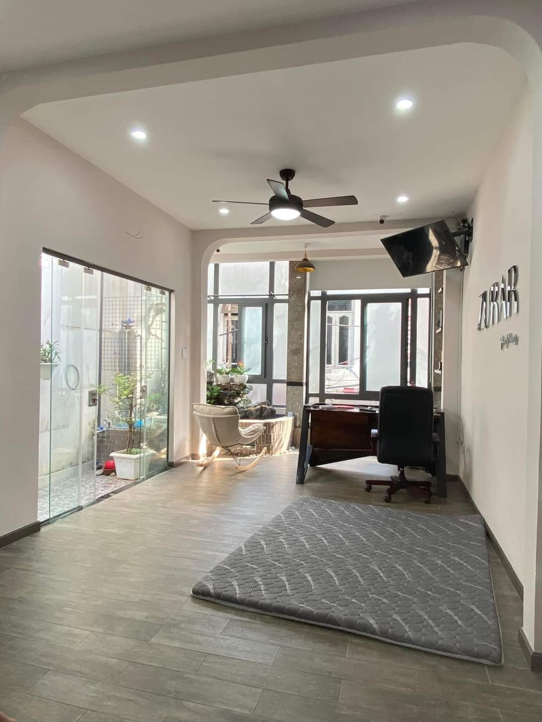 Chủ gấp bán hạ 400tr. Giá chào mới 7.5 tỷ. TRUNG TÂM BÀU CÁT - 101M2 - 2 TẦNG NỘI THẤT ĐẸP - SÁT MT