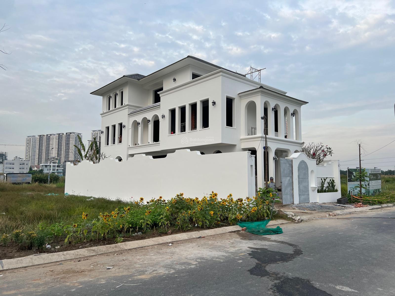 Bán gấp cặp đất biệt thự Thái Sơn 1, Đường 20m 96tr/m2 và đường 12m giá 62tr/m2.