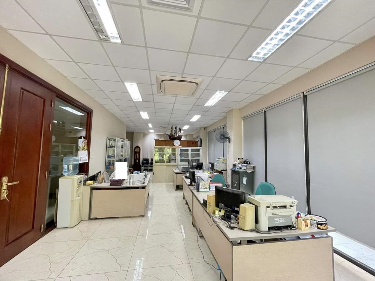 Biệt thự mặt hồ Vĩnh Hoàng, 210m2 x 5T thang máy, MT 10m, sổ đẹp, 52 tỷ