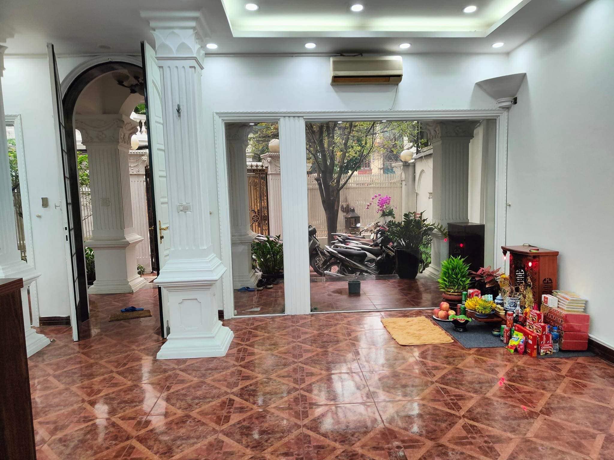 Biệt thự sân vườn trung tâm quận Cầu Giấy - 185m2 x 4 tầng - mt 10m - hàng xóm quan chức, yên tĩnh, ở sướng
