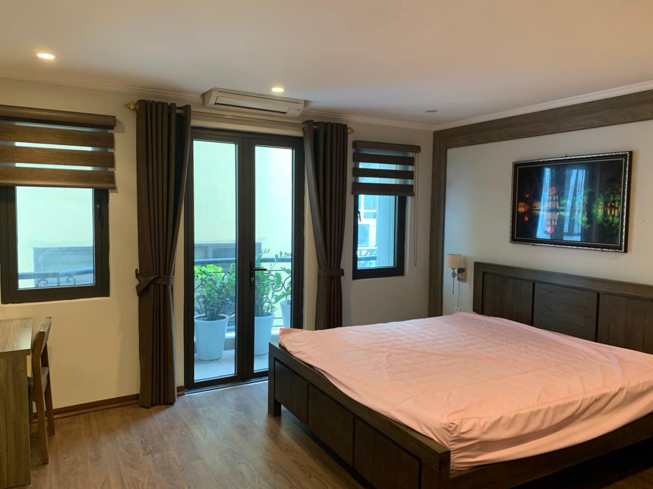 Bán khách sạn mặt phố Yết Kiêu DTSD 200m2 11 tầng dòng tiền 1 tỷ/tháng