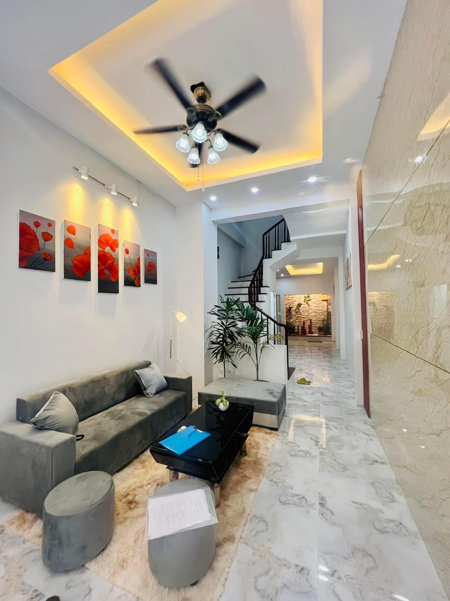 Nhà bán Khương Trung 42 m2 x 3T, thoáng, sáng chỉ 3,5 tỷ.